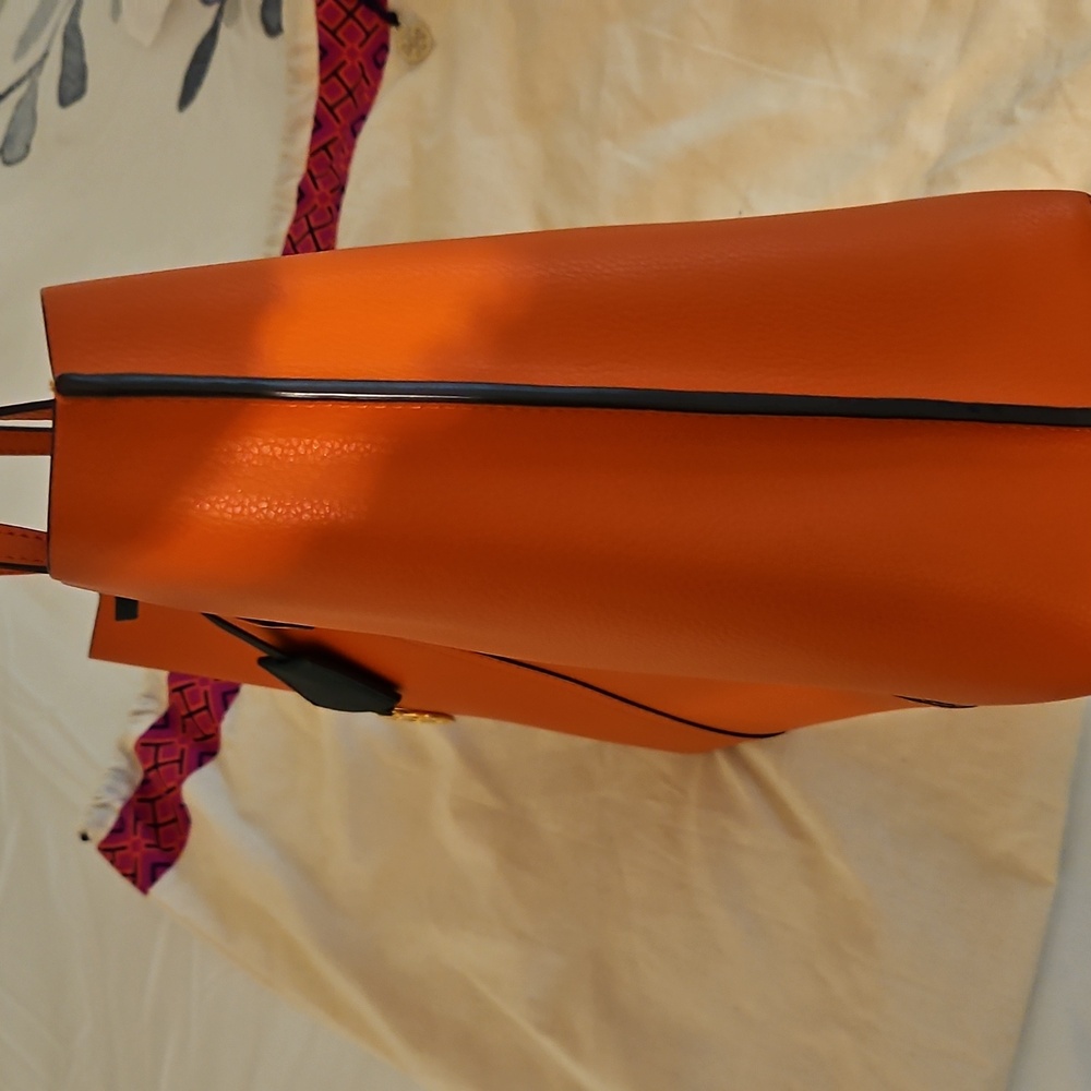 NWOTs Tory Burch Perry Triple Compartment Tote. - Picture 8 of 12